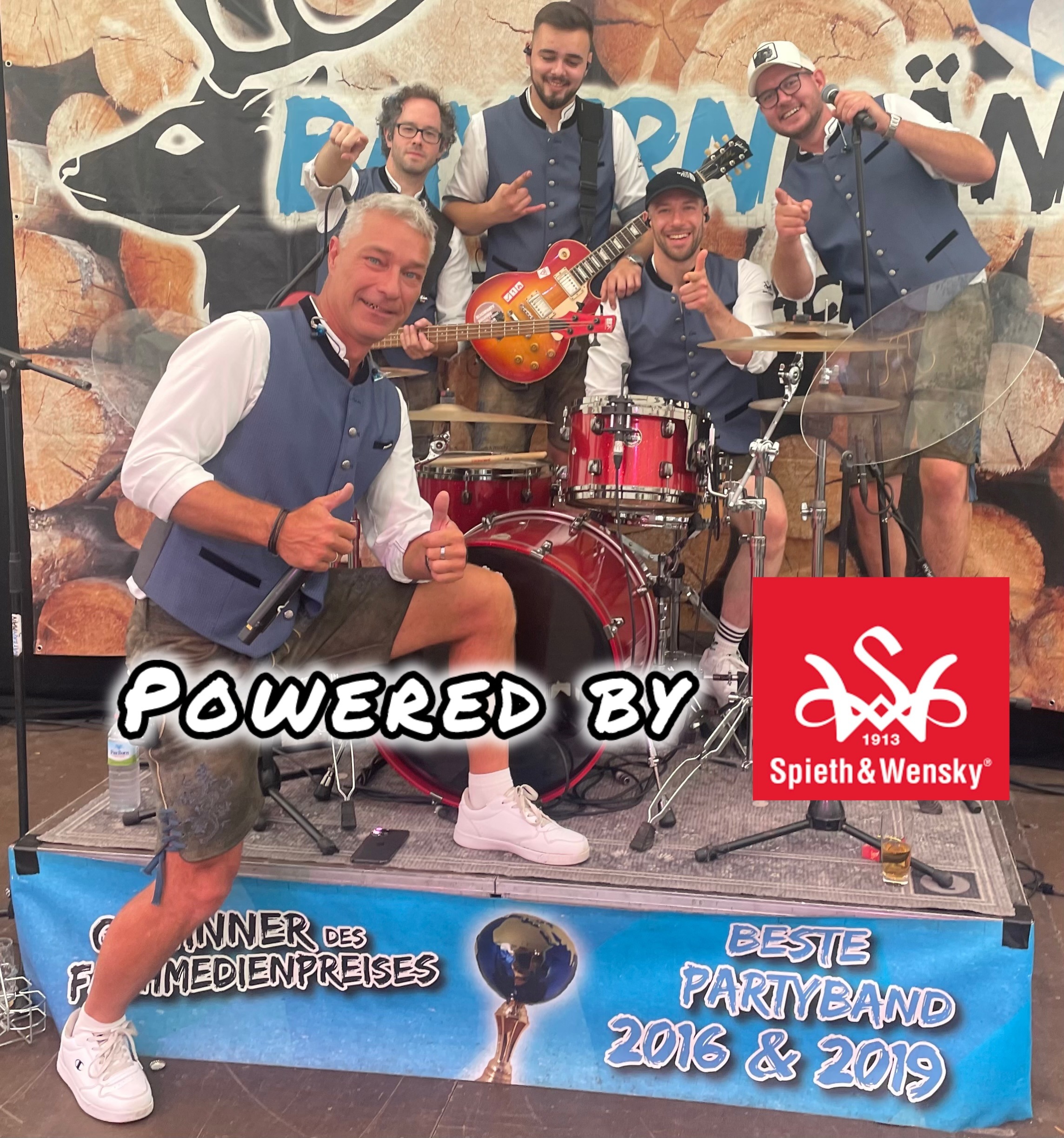 photo-output Wir sind NEU am Start, da unsere alte Seite gehackt und gesperrt wurde! Also schaut vorbei und lasst den Daumen da, danke Euch!